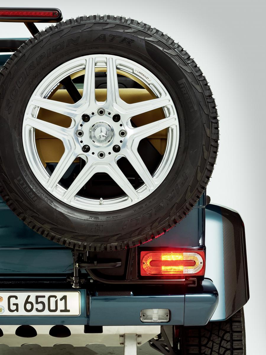 Детали экстерьера Mercedes-Maybach G650 Landaulet 2017 года  (WW) (фото 14 из 52)